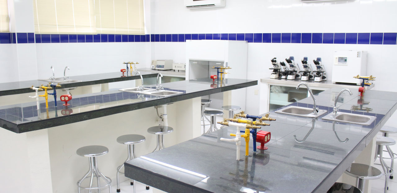 Laboratorio Médico Veterinario Zootecnista.